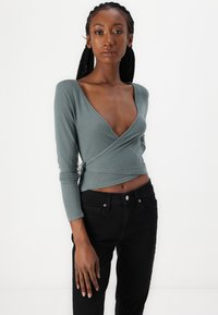 Even&Odd Pikkade varrukatega topp - dark green