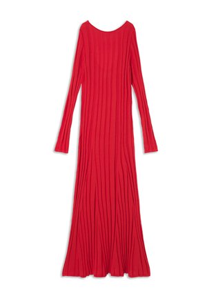Abito lungo a maniche lunghe rosso a coste con scollatura a barca, caratterizzato da strisce verticali in un tessuto a maglia testurizzato, che si estende fino al pavimento.
