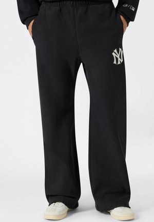 Champion, CHAMPION WIDE LEG PANTS MLB COOPERSTOWN - Pantaloni sportivi - black