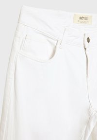 Thumbnail Image 7