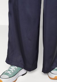 Pieces PCMIA WIDE PANTS - Calças - sky captain