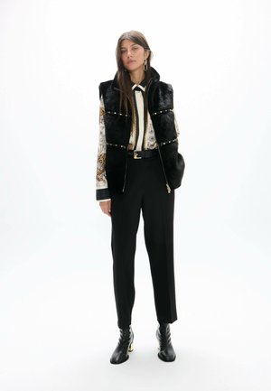 LOLA CASADEMUNT, WOMEN - Chaleco - black