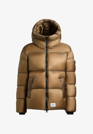 Brun puffjacka med hög krage, dragkedjestängning och sidofickor. Tillverkad av glansigt material med quiltade sektioner och en logotypapplikation.