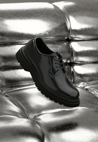 PIERCE BRUSH - Obutev z vezalkami - black