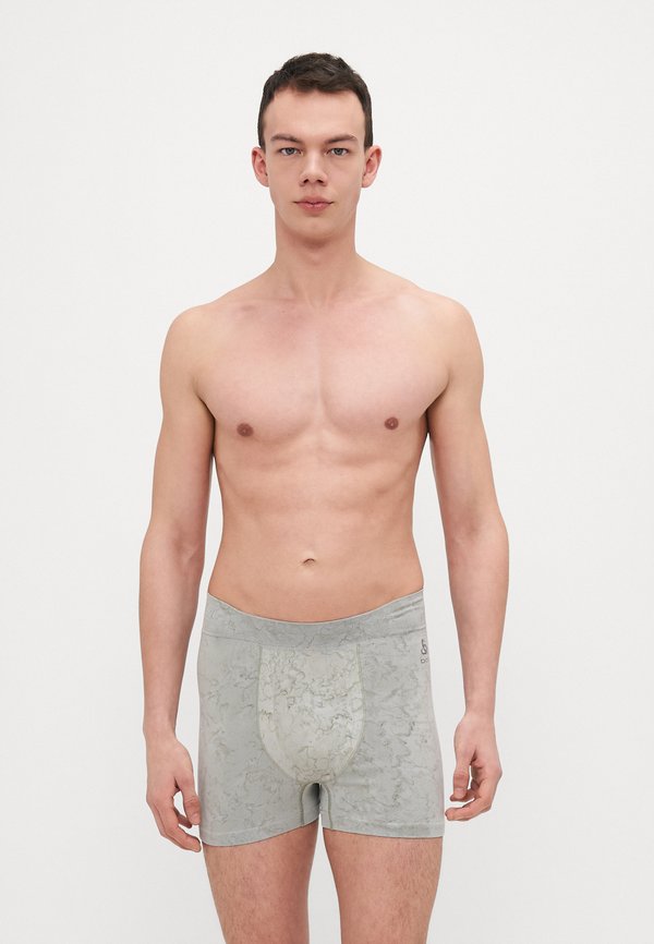 PERFORMANCE LIGHT RAIN DYE - Trunks - vetiver4