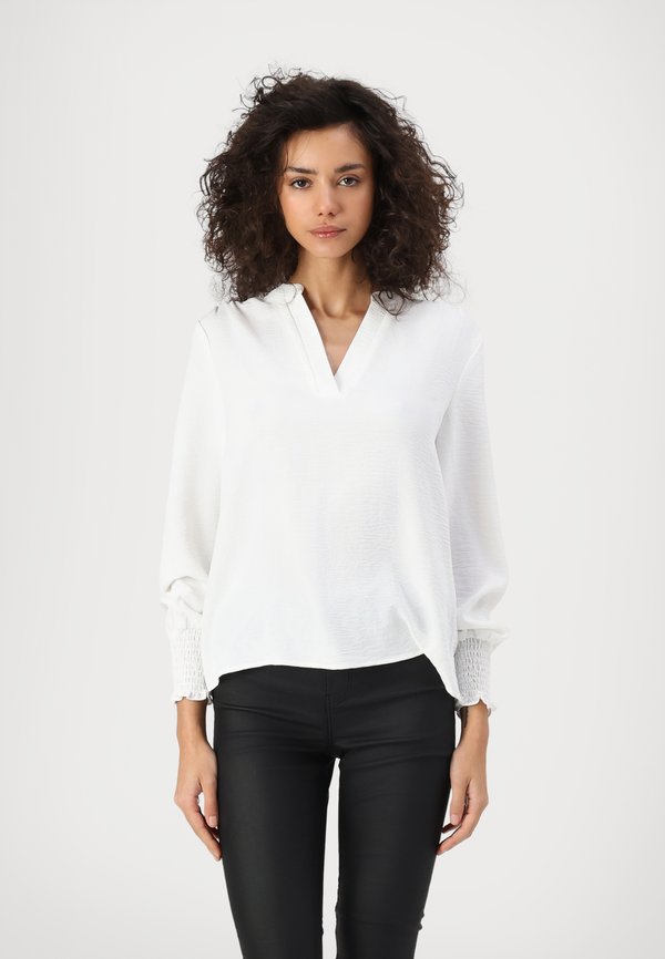 ONLMETTE V NECK SMOCK - Blouse - cloud dancer