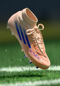 F50 SPARKFUSION LEAGUE W MID FIRM GROUND / ARTIFICIAL GROUND FOOTBALL BOOTS - Botas de futebol com pitões - bliss orange/lucid blue/beam orange