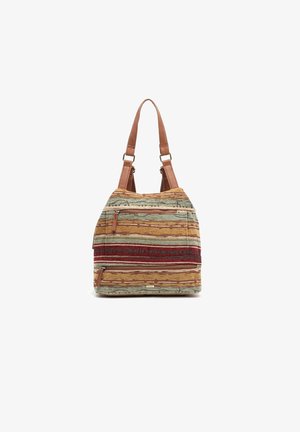 Bolsa de lona texturizada con rayas horizontales multicolores y un bolsillo con cremallera; correas y detalles de cuero marrón, forma holgada.