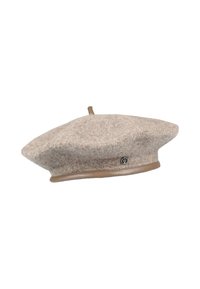 Vuna beret u svijetlosmeđoj boji, okruglog oblika s ravnim vrhom, s kožnom trakom oko rubova i metalnim logotipom sa strane.