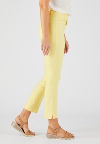 Damart CONFORT 7/8ÈME - Broek - jaune