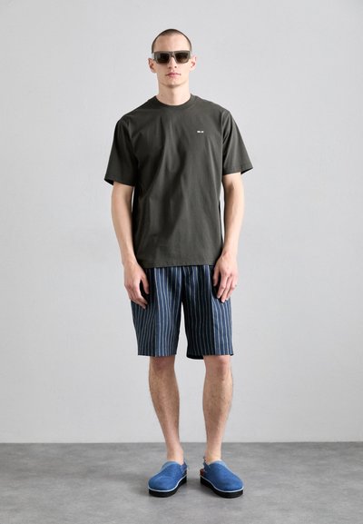 NN.07 ADAM EMB - T-shirts - khaki