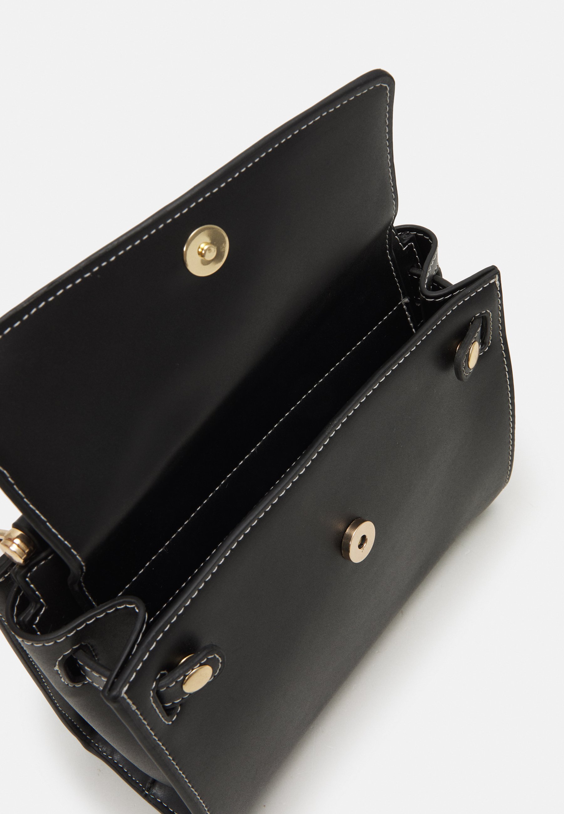 black handle bag