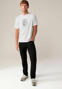 Next REGULAR FIT - Apdrukāts T-krekls - blue white black