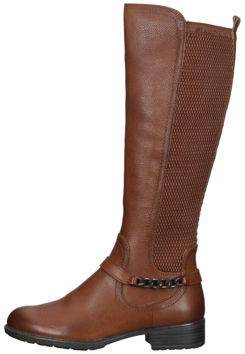 Botte en cuir marron montant jusqu'au genou avec panneau texturé, détail chaîne noire sur la bride et petit talon noir.
