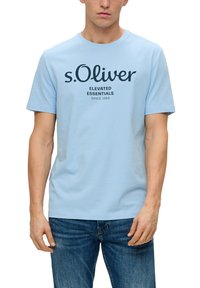 s.Oliver MIT FRONT - T-shirt print - hellblau