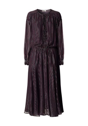 Lange mouw, donkerpaarse jurk met verticale zilveren en roze strepen. Heeft een ronde halslijn, elastische taille en gerimpelde accenten.