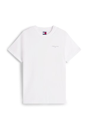 Weißes T-Shirt mit kurzen Ärmeln und Rundhalsausschnitt, mit kleinem "Tommy Jeans"-Logo und Flaggenemblem auf der linken Brust.