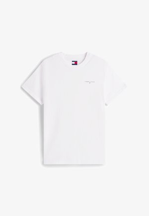 Weißes T-Shirt mit kurzen Ärmeln und Rundhalsausschnitt, mit kleinem "Tommy Jeans"-Logo und Flaggenemblem auf der linken Brust.