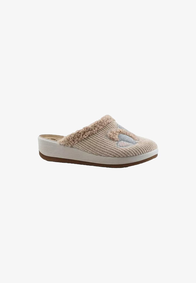 Pantofole in maglia beige con una parte superiore morbida e testurizzata, bordo peloso e design con zampe ricamato. Suola bianca con fondo rigato marrone.