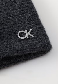 Calvin Klein CHUNKY HEADBAND - Paraorecchie - black