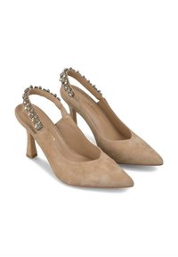 Décolleté in suede beige, con punta affusolata, perline decorative sulla fascetta e tacco a blocco di 3 pollici per una vestibilità stabile.