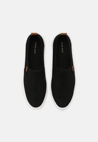 Pier One UNISEX - Sapatos sem atacadores - black