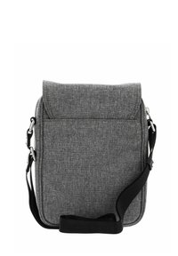 Borsa a spalla in tessuto grigio con chiusura a patta, tracolla nera regolabile e motivo testurizzato sottile. Presenta dettagli in metallo argentato.