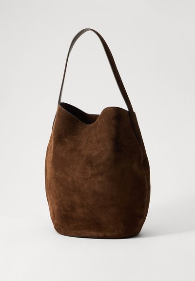 Liffner BELTED BUCKET BAG LARGE - Kézitáska - dark brown
