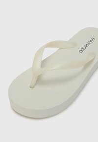 Thumbnail Image 6