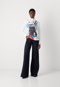 Marc Cain Top s dlhým rukávom - off-white