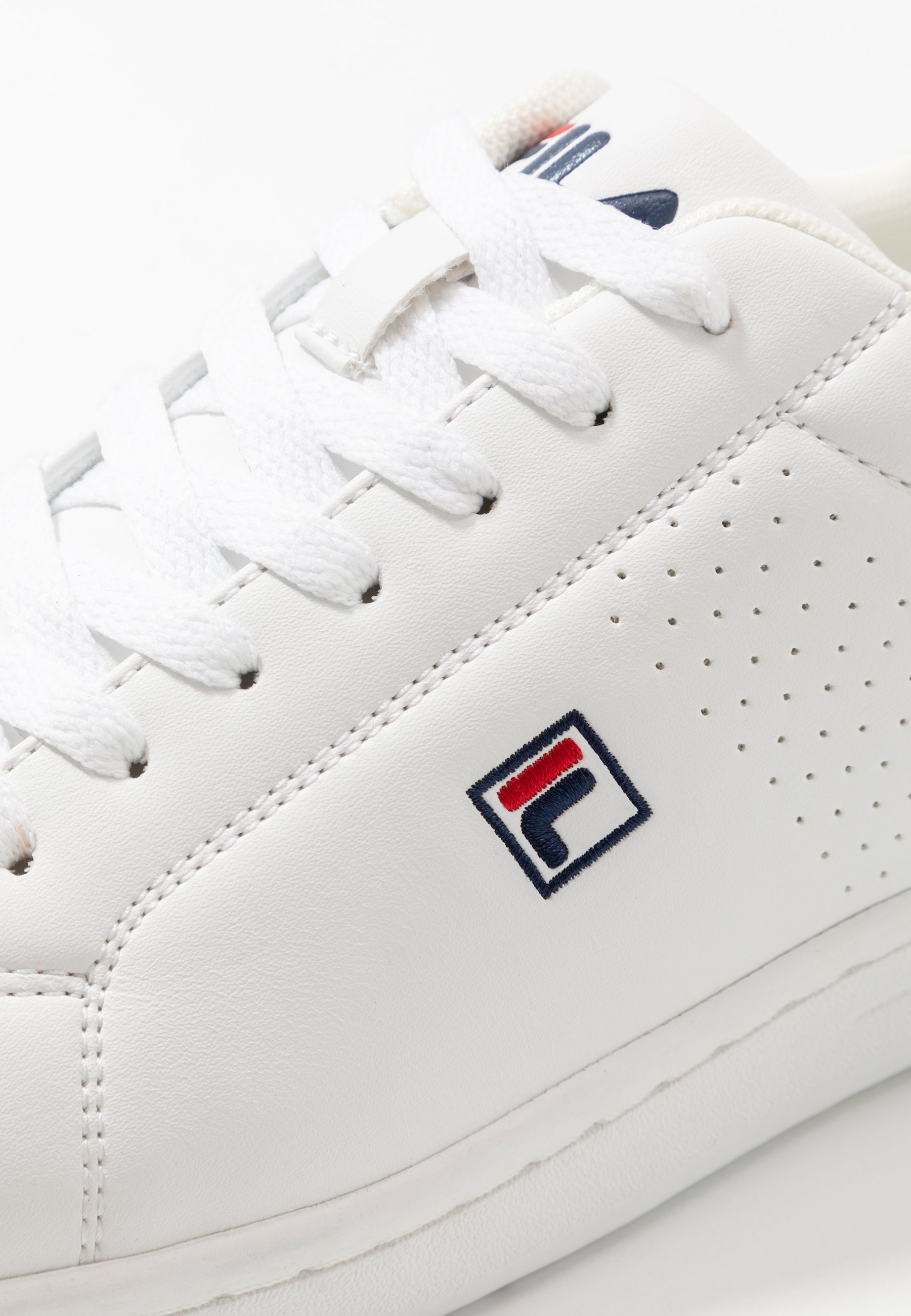 Fila CROSSCOURT 2 F LOW Treningssko whitechipmunk Fila CROSSCOURT 2 F LOW Treningssko whitegreener