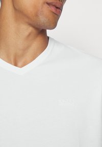 BOSS COMFORT 2 PACK - Podkoszulki