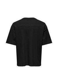 Μαύρο T-shirt με κοντά μανίκια και άνετη εφαρμογή, απεικονιζόμενο από πίσω, με ίσια ραφή στο τελείωμα και λεπτομέρεια ραφής στην κορυφή της πλάτης.