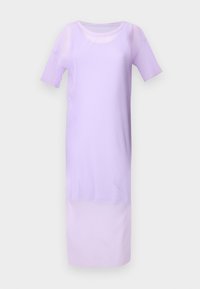 Lilac ribbed midi mekko, jossa on lyhyet hihat, pyöreä kaula-aukko ja sileä pinta. Pituus ulottuu juuri nilkkojen ylle.