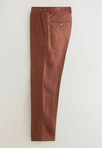 Unselected, rust brown