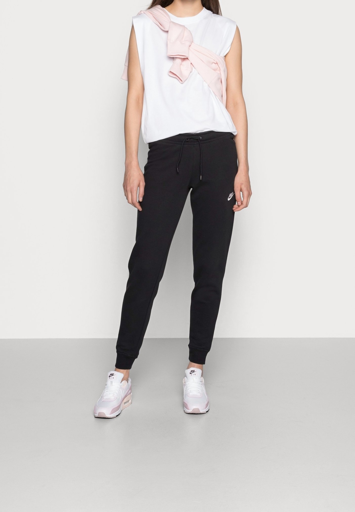 nike womens tapered joggers
