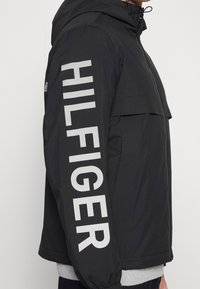 Tommy Hilfiger Übergangsjacke - black