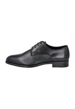 Zapato de vestir de cuero negro con un acabado suave, punta redondeada, seis ojales y un tacón bajo. Diseño de un solo tono y detalles mínimos.