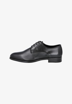 Zapato de vestir de cuero negro con un acabado suave, punta redondeada, seis ojales y un tacón bajo. Diseño de un solo tono y detalles mínimos.