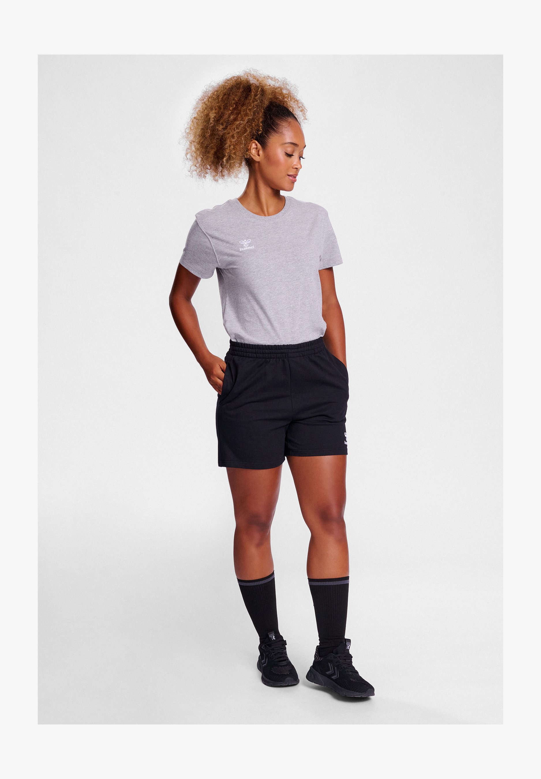 Maglietta Tecnica Hummel Core Donna Maniche Corte – Jersey A Rete Traspirante Con Logo Riflettente