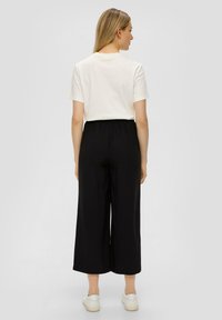 s.Oliver RELAXED - Broek - schwarz
