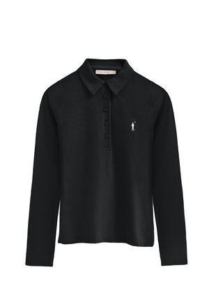 Sort langærmet polo med knaplukning, krave og et lille hvidt logo på venstre bryst. Glat stoftekstur.