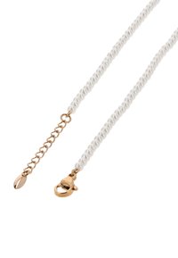 Weißes Perlenhalsband mit einem goldfarbenen Verschluss und einer Kettenverlängerung. Glatte, runde Perlen mit glänzender Oberfläche. Schlichtes und elegantes Design.