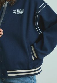 Next VARSITY - Pižamos viršutinė dalis - navy blue
