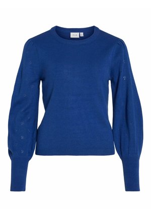 Niebieski dzianinowy sweter z pękatymi długimi rękawami i ściągaczami, zdobiony małymi kwiatowymi wzorami ażurowymi na rękawach oraz okrągłym dekoltem.