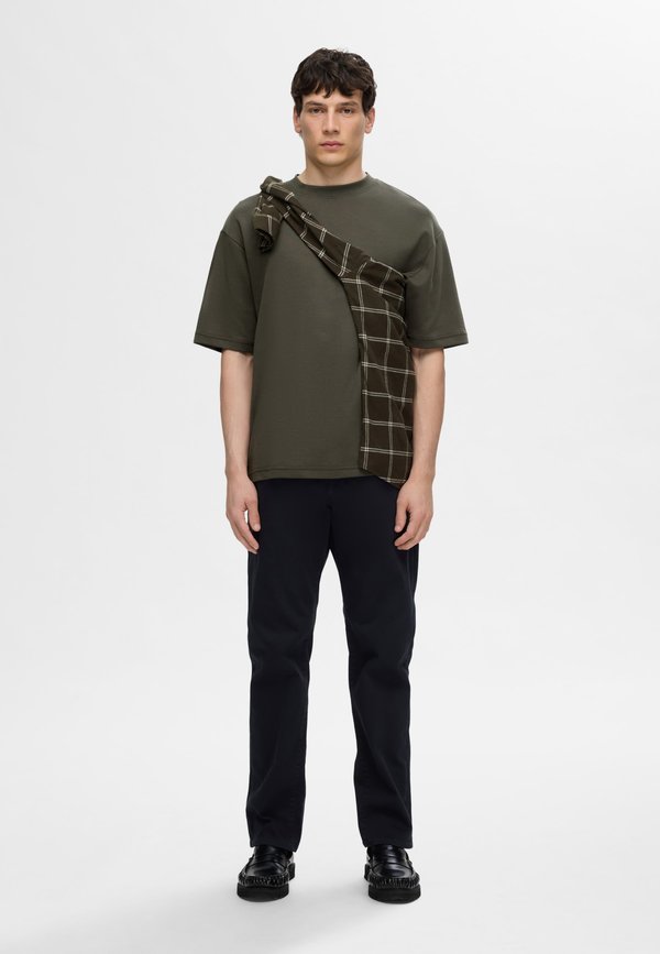 SLH LOOSE OSCAR O NECK TEE - Basic T-shirt - forest night3