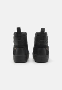 Minijatura 3
