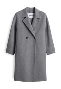Lange grijze wollen jas met brede revers, twee zwarte knopen en zijzakken, tentoongesteld op een witte achtergrond.