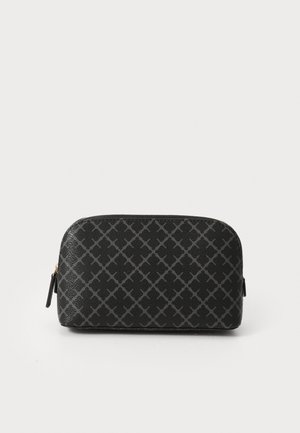 Zwarte cosmetica tas met een gestructureerd oppervlak en een donkergrijs kruispatroon, met ritssluiting en een klein zijhandvat.