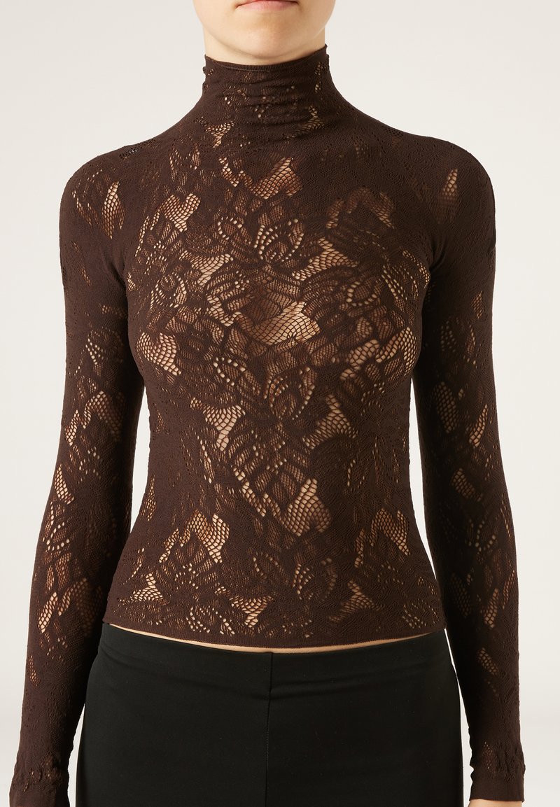 Top a collo collo in pizzo marrone con maniche lunghe, caratterizzato da intricate fantasie floreali e un design aderente, che mette in risalto una texture semitrasparente.